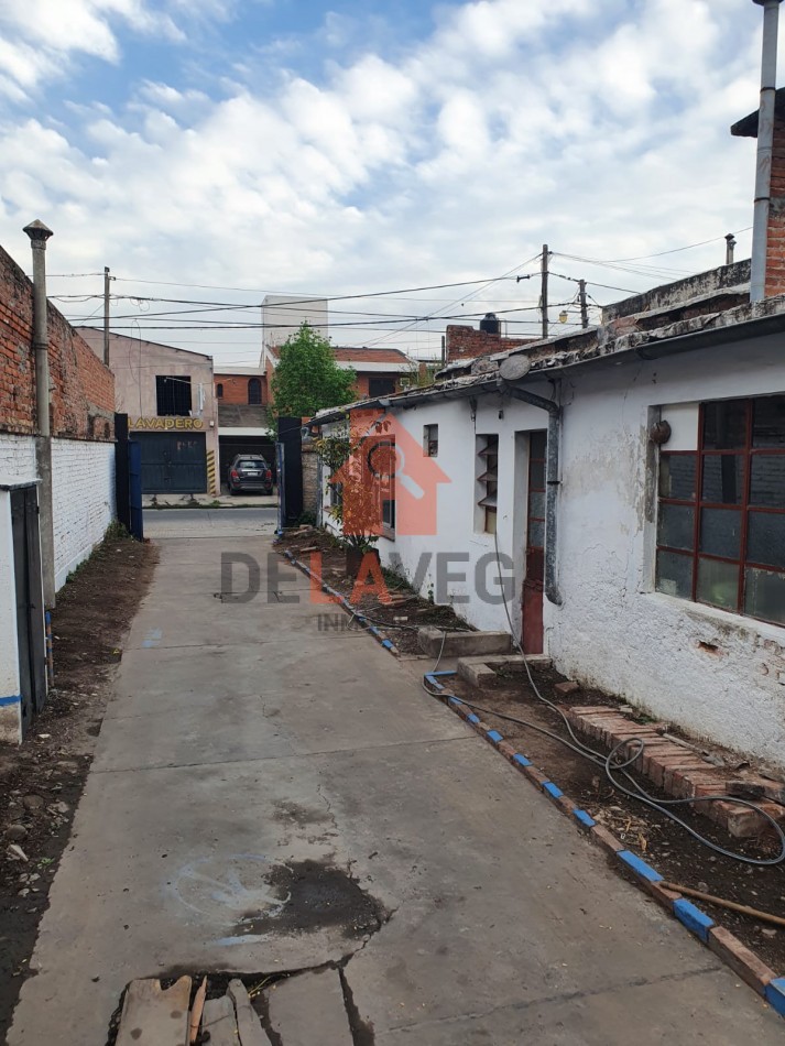 VENTA TERRENO ESPANA AL 2000, IDEAL CONST. DE EDIFICIO